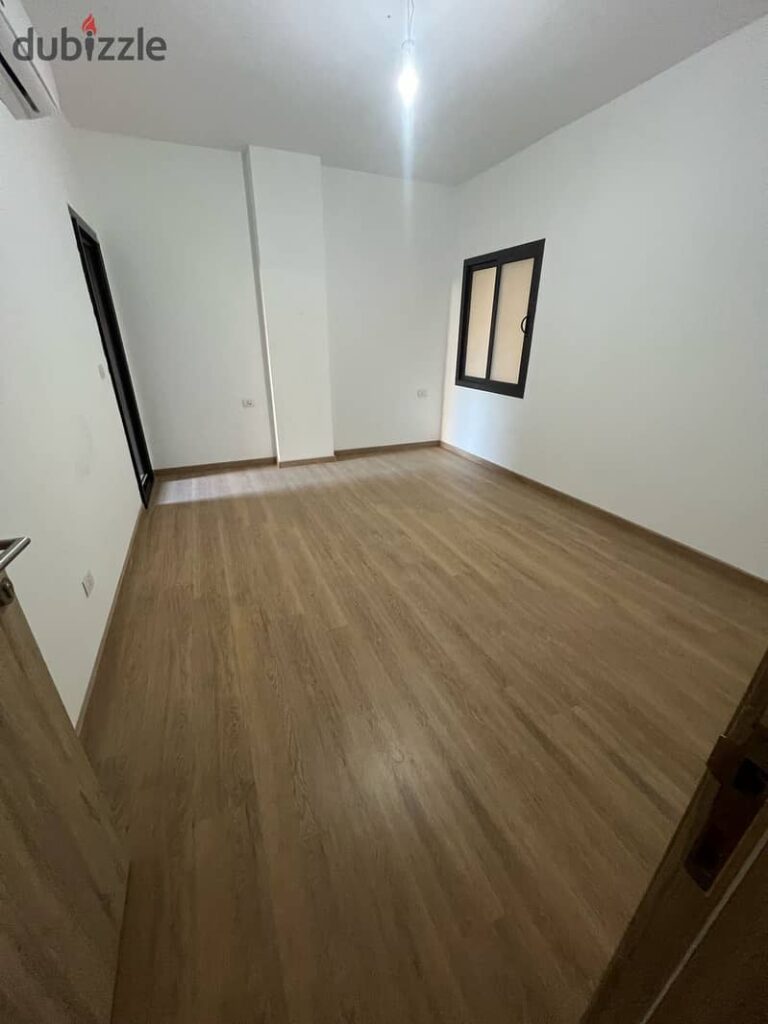 شقة ارضي بجاردن للبيع بالمطبخ و التكييفات لايجار في كمبوند فيفث اسكوير المراسم القاهرة الجديدة 0