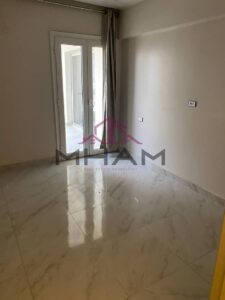 22,000 ج.م شقة ايجار فاضي في ماونتن فيو اي سيتي يتمتع بموقع مميز وقرب من المحاور الرئيسية مثل الجامعة الأمريكية والطريق الدائري الأوسطي