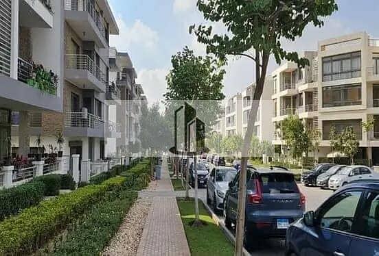 شقة بجاردن للبيع تقسيط في كمبوند تاج سيتي بسعر محروق 0