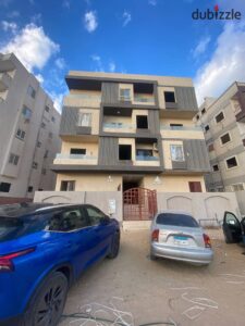 شقة للبيع بسعر مناسب جاهزة للسكن بمساحة 155م علي الشارع الرئيسي مباشرة قريبة من كل الخدمات 2,300,000 ج.م