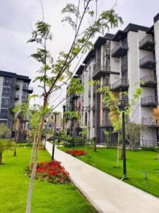 شقة للبيع فى مدينتى 133متر منطقه B8 مجموعة 88 استلام سنه دور رابع فيو جاردن 3غرف و3حمام منهم ماستر اجمالي 5مليون عقد قديم على 10سنوات 8,300,000 ج.م