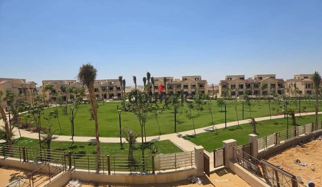 للبيع توين هاوس E3 بفيلات الفورسيزون فيو وايدجاردن بالتقسيط 0