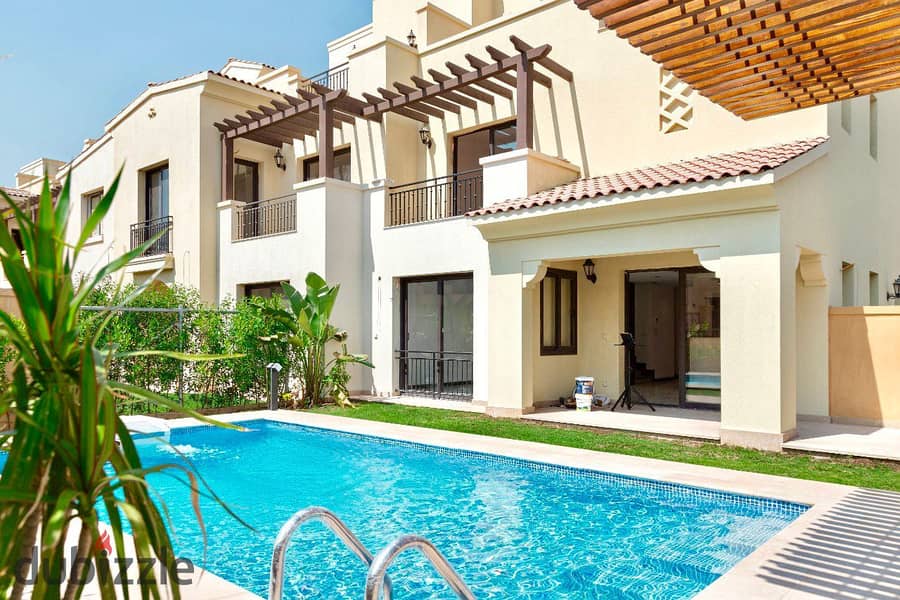 تاون هاوس كورنر (مفروش) للايجار في ميفيدا 0