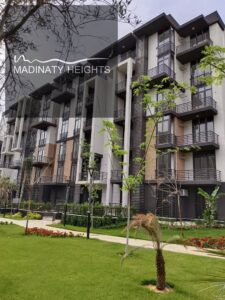 شقة 87م للبيع بالتقسيط في مدينتي B8 دور رابع 2 غرفة 2 حمام جاهزة للتسليم، موقع مميز بالقرب من الخدمات والنوادي والمدارس 3,533,300 ج.م