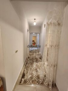 شقة مفروشة للإيجار بمدينة نصر بالقرب من سيتي ستارز، موقع راقٍ وحيوي، مفروشة بالكامل، مناسبة للسكن العائلي أو الأجانب، جاهزة للاستلام فورًا 2,000 ج.م