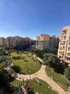 للبيع بأرقي مراحل مدينتي b2 شقه 175متر علي وايد جاردن دور رابع أفضل للوكيشن في مدينتي خطوات للخدمات ومجمع البنوك وبجوار الاوبن اير مول بحاله الاول سكن 8,200,000 ج.م