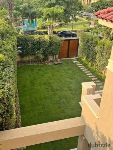 بنصف السعر امتلك شقه 132متر بحديقه خاصه 264 متر شبه الفيلا الصغيره باقل الاسعار في كموند متكامل الخدمات علي طريق السويس مباشر بجوار مدينتي 4,800,000 ج.م