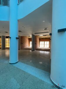 للايجار محل مجهز بالتكييفات في الشيخ زايد الحي 16 امام مول مزار مباشرة 32,500 ج.م