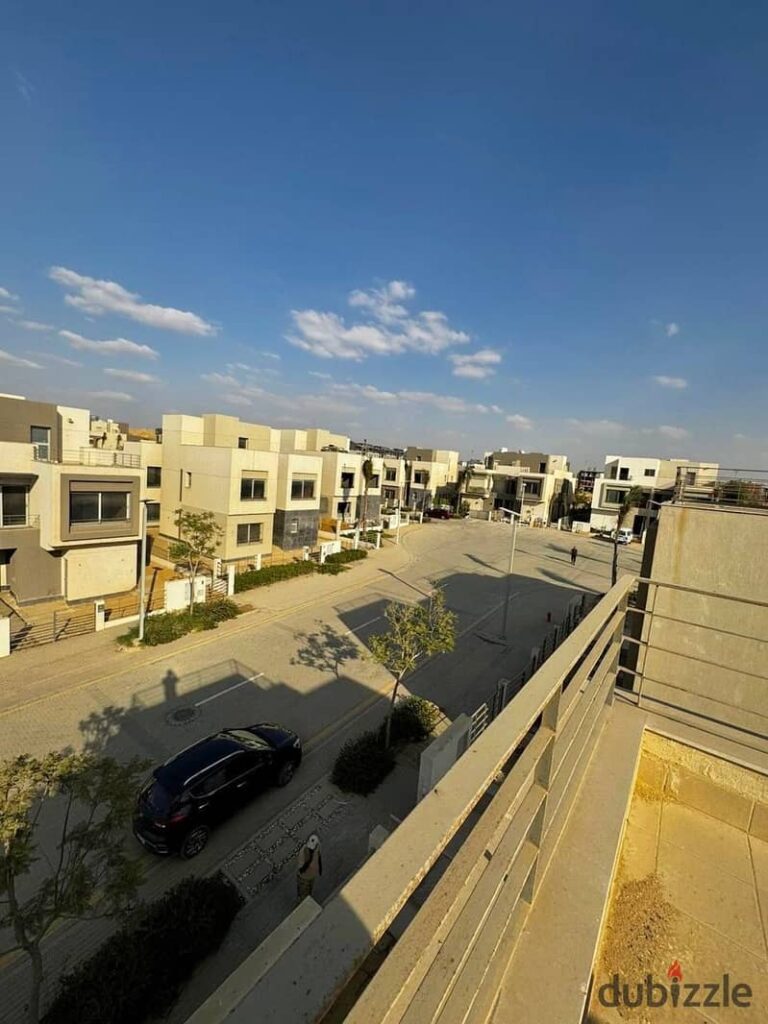 للبيع في بالم هيلز فيلا استلام فوري بنص سعر السوق في التجمع جاهزه 0