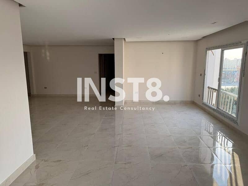 شقة 3غرف للايجار بالمطبخ والتكييفات وبانوراما فيو 0