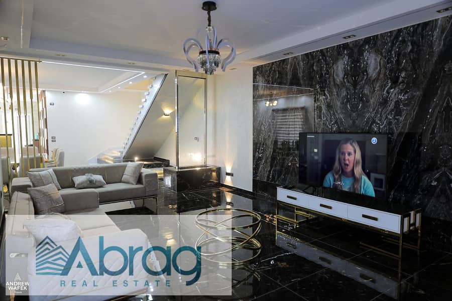 للايجار اي فيلا جاردن بالفرش تشطيب فاخر جداا كمبوند ماونتن فيو تشيل اوت بارك 6 اكتوبر 0