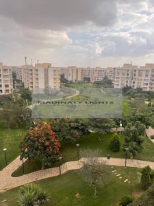 شقه للبيع فى مدينتى B11 مساحة 200 متر خطوات من ستريب مول وايست هب وكرفت زون خطوات من طريق السويس و20 دقيقه الى مطار القاهره 9,700,000 ج.م