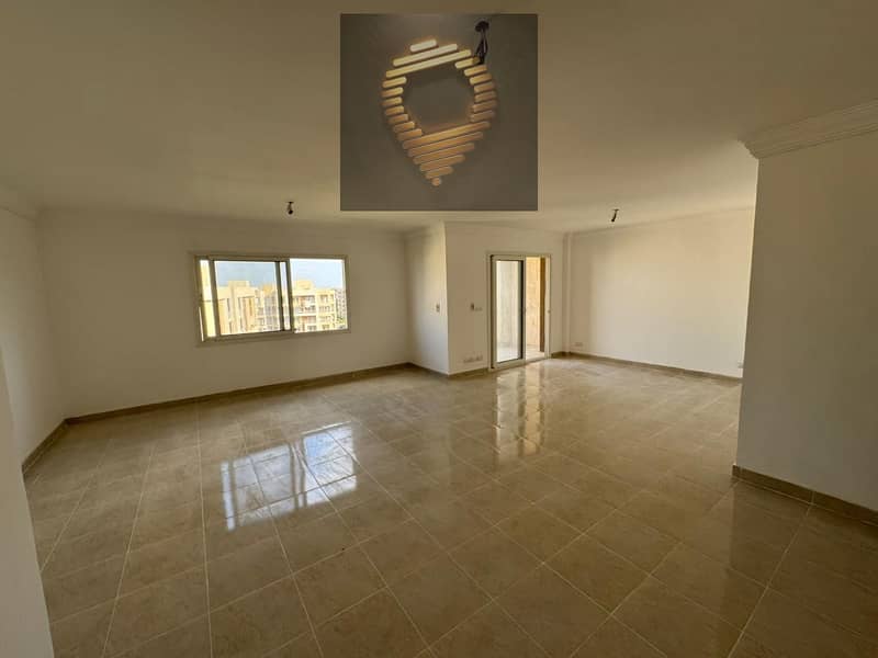 للبيع بالتقسيط شقة لقطة 200 متر استلام فوري علي فيو جاردن و السنترال بك في B10 في مدينتي 0