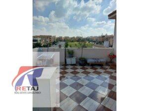 شقه في فيلا للايجار المفروش في جنوب الاكاديميه التجمع الاول . 25,000 ج.م