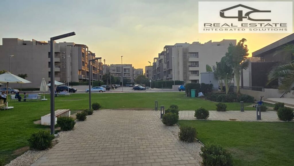 شقة للبيع في Fifth Square - Al Marasem القاهرة الجديدة، 180م استلام فوري متشطب بالتكيفات في المراسم فيو لاند سكيب, بالقرب من ماونتن فيو. 0