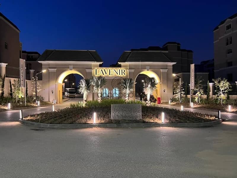 تاون هاوس فاخر للبيع في l’Avenir – Al Ahly Sabbour | إطلالة طبيعية واسعة 0