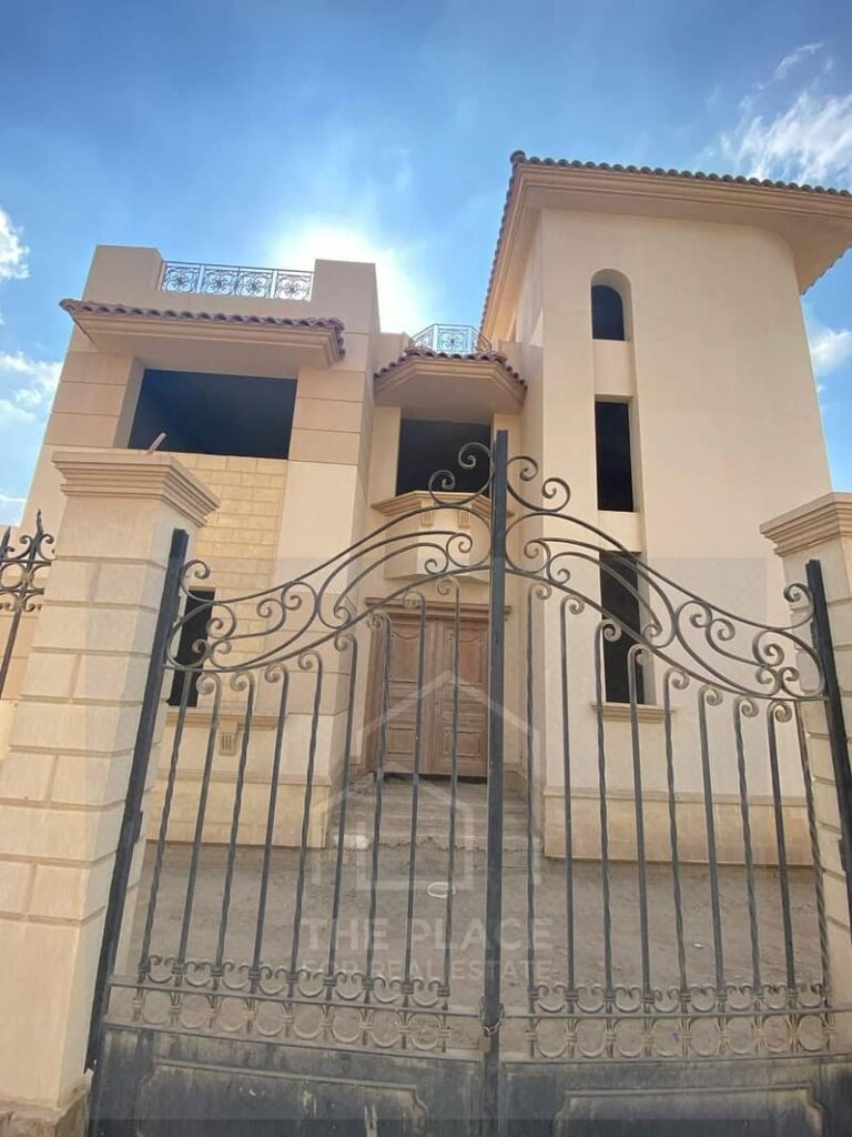 للبيع من المالك مباشرة فيلا مستقلة 370 متر بكمبوند امام كمبوند الخمائل – الشيخ زايد | موقع مميز جدًا 0