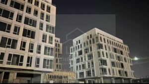 للبيع من المالك مباشرة عيادة 40 متر متشطبة بالتكيفات بمول اركان بالم 205 arkan palm 7,000,000 ج.م