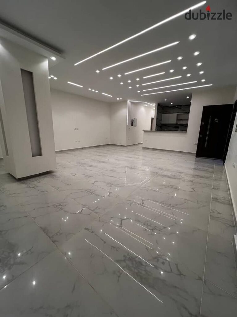 شقة للبيع بمدخل خاص بالحى السابع منطقة الفيلات الشيخ زايد 0