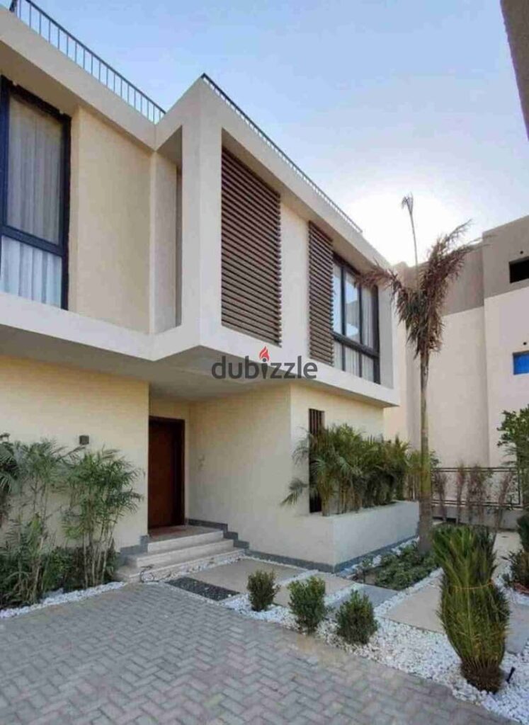 فيلا للبيع في سوديك ايست جاهزة للاستلام والمعاينه في اي وقت بالسعر القديم قابل للتفاوض  • نوع الوحدة: فيلا تاون هاوس • المساحة المبنية: 234 م² • مساحة الأرض: 225 م² • عرض خاص: خصم مميز عند الدفع كاش • الموقع: كمبوند Sodic East – القاهرة الجديدة   مميزات ا 0