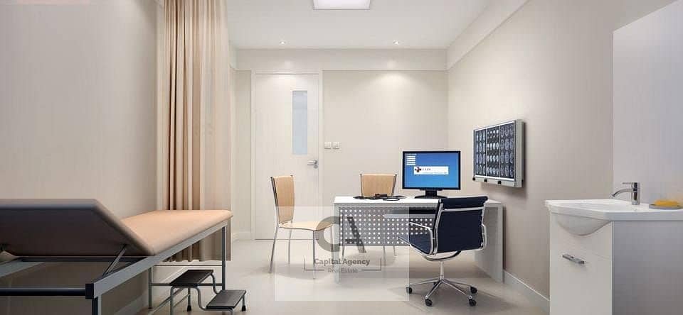 عيادة للإيجار 80م متشطبة جاهزة للانتقال على شارع التسعين قريبة من مستشفى الجوي - التجمع الخامس 0