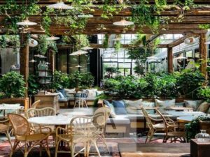 مطعم و كافيه ارضي واجهة للإيجار 304م على شارع التسعين الجنوبي – التجمع الخامس 386,000 ج.م