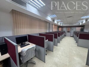 مكتب إداري للإيجار في موقع حيوي بالتجمع الخامس مساحه 1000 متر بتشطيب كامل وبيئة عمل احترافية وسعر مميز 1,600,000 ج.م