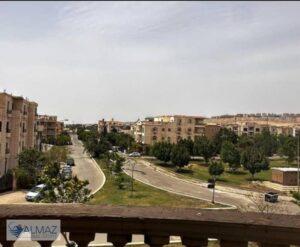 روف فاضي للإيجار بالمطبخ والتكييفات في الحي الرابع فيلات – قريب من مول، مدارس، مطاعم وخدمات متكاملة والقرب من محاور مهمة مثل التسعين الشمالي وطريق الس 22,000 ج.م