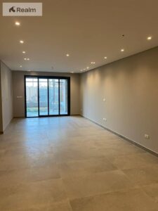 استلام مبكر لشقة تشطيب كامل في كمبوند فيليدج ويست بإطلالة مميزة على مساحات خضراء واسعة في قلب الشيخ زايد 5,700,000 ج.م