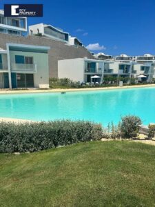 فيلا مستقلة للبيع بإطلالة على البحيرة، جاهزة للسكن في فوكا باي الساحل الشمالي 24,000,000 ج.م