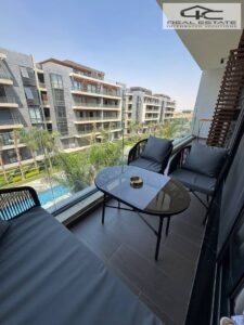 9,500,000 ج.م شقة استلام فوري 3 غرف تشطيب الترا سوبر لوكس بالتكييفات برايم لوكيشن فيو علي لاند سكيب في الباتيو أورو لافيستا التجمع الخامس القاهرة الجديدة