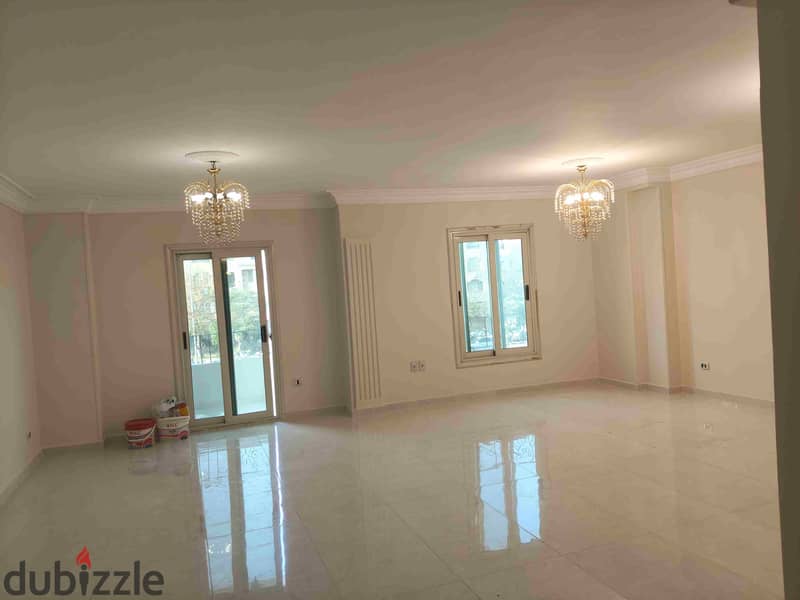 شقتك بالشيخ زايد بسعر لقطه  - للبيع_ الشيخ زايد_ بالحي السابع  موقع متميز جدا مباشر ع شارع سعودي الرئيسي#__ميدان_الاوفق  الفيو ممتاز جدا و بحري  185م مساحة الشقه ف عماره حديثه  #__الدور الاول موجود اسانسير  الشقه متشطبه هاي سوبر لوكس  3غرف نوم و 2 حمام وم 0