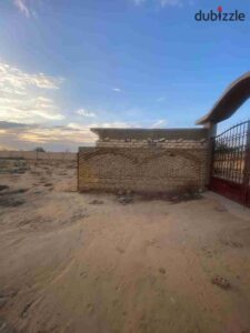 للليع من المالك ارض بالتوسعات الشرقية ٦٥٠ م برخصة 13,000,000 ج.م