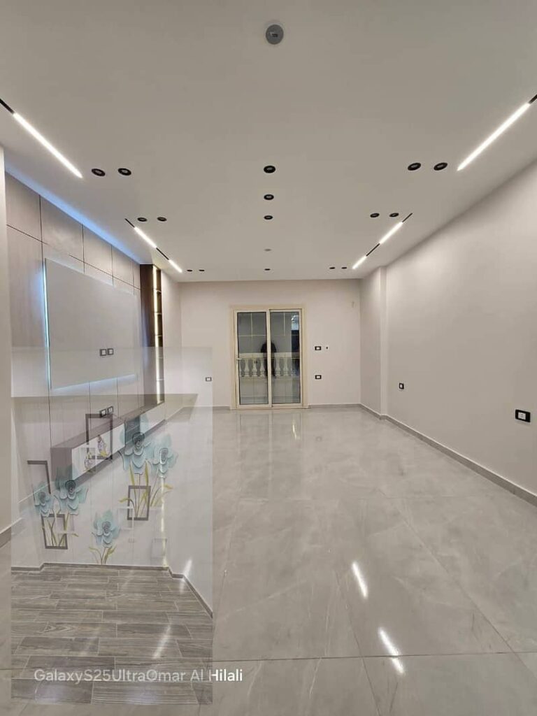 شقه جانبيه للبيع في حدائق الاهرام البوابه الرابعه 0