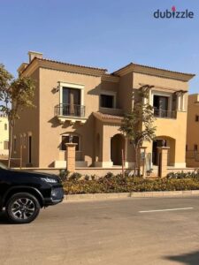 فيلا في قلب الجولدن سكوير بفيو جولف معاها جاردن كبيرة , للبيع بالعقد القديم 19,000,000 ج.م