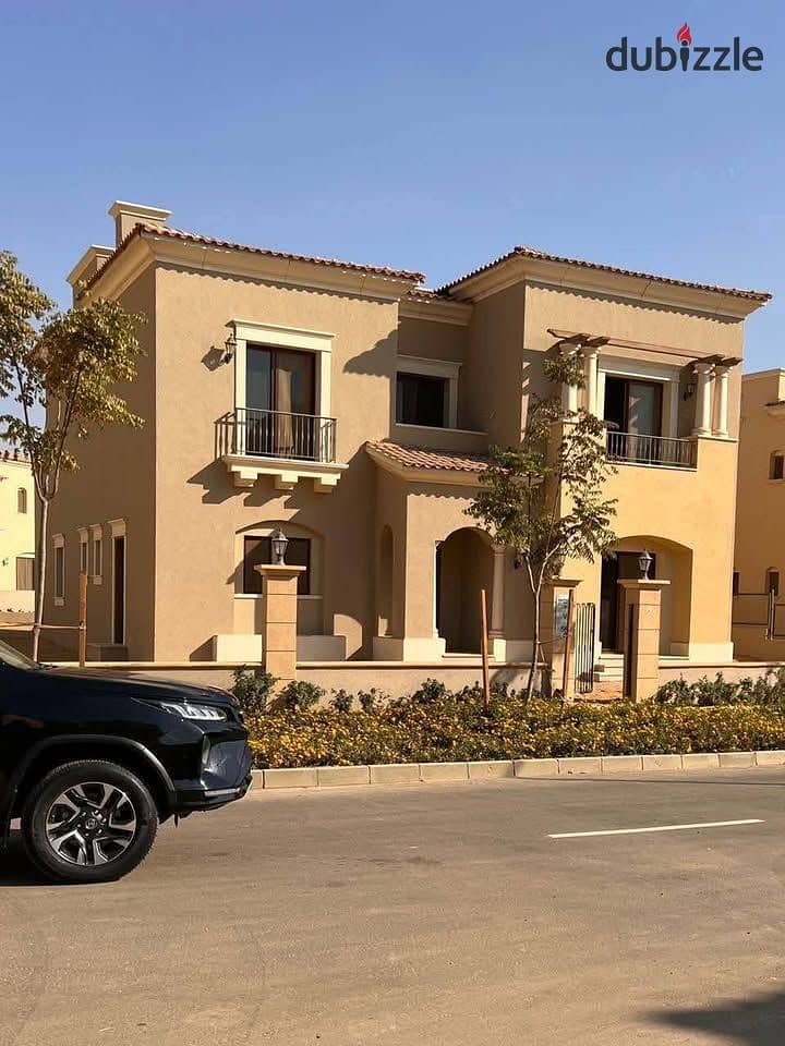 فيلا في قلب الجولدن سكوير بفيو جولف معاها جاردن كبيرة , للبيع بالعقد القديم 0