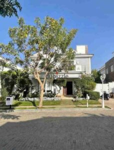 فيلا للبيع في ماونتن فيو جاهزه للاستلام و المعاينه بسعر مميز – القاهرة الجديدة • نوع الوحدة: توين هاوس • المساحة: 250 م² • الموقع: كمباوند ماونتن فيو – القاهرة الجديدة • الحالة: جاهزة للمعاينه و الاستلام مميزات المشروع: موقع متميز في قلب القاهرة الجديد 24,000,000 ج.م