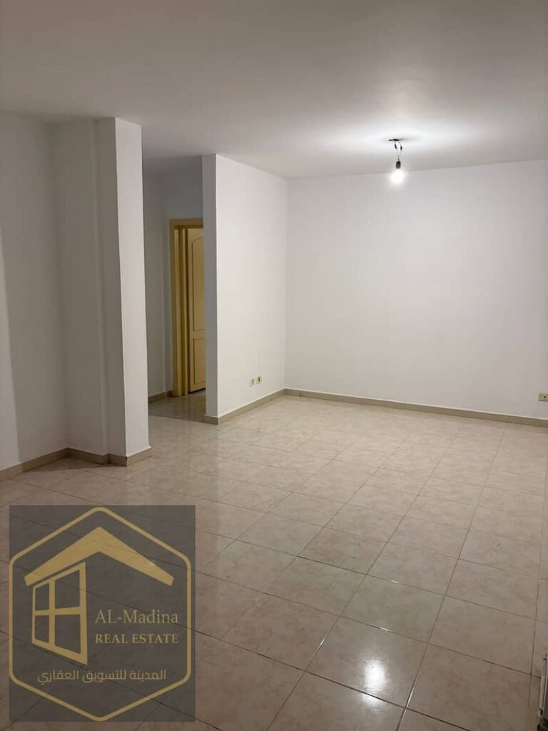 شقه ارضي بجاردن خاص للايجار قانون جديد فى الرحاب 2نوم 1حمام بها غاز طبيعي وموقع مميز وسعر تنافسي لايقارن 18الف فقط 0