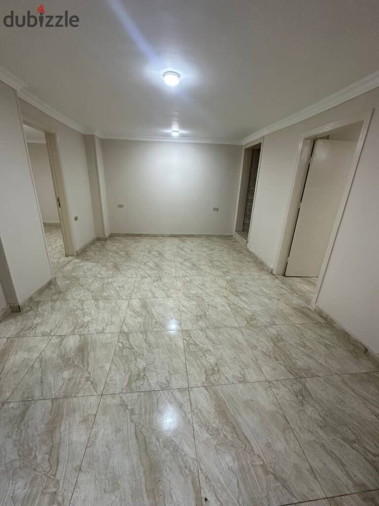 مكتب للايجار المعادى ٣ غرف 0