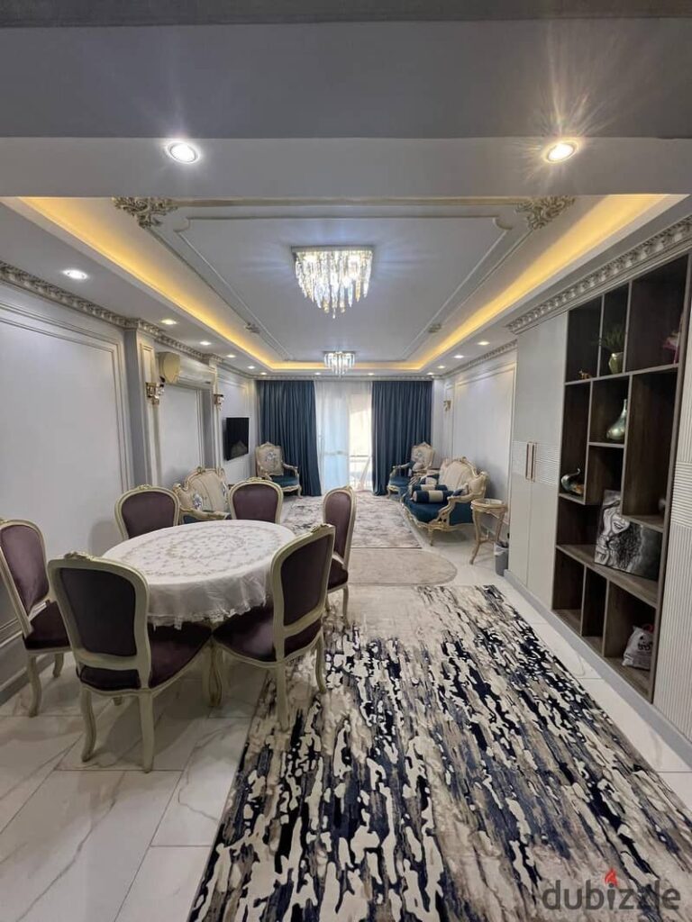 فرصة حقيقية لامتلاك شقة جاهزة للسكن الفوري في أحد أفضل مواقع المراحل الأولى B3 بجوار الخدمات كاش تشطيب خاص 0