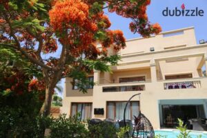 ريسيل من المالك فيلا متشطبه بحمام سباحه لقطه بأقل من سعرها الاصلي بجوارالجامعه الامريكيه ودقايق من شارع التسعين 20,000,000 ج.م