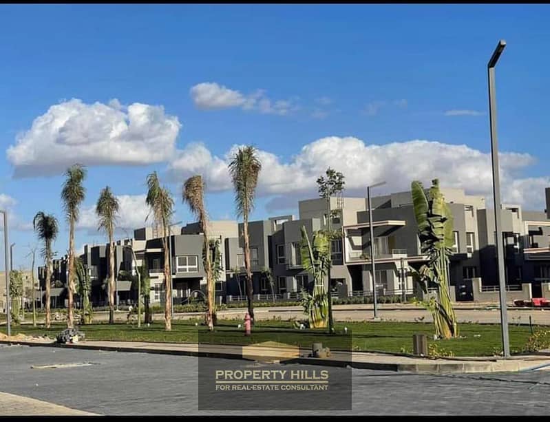 شقه استلام فورى متشطبه بالكامل ارضى بجاردن في كمبوند Kayan، بدر الدين بجوار جراند هايتس 0