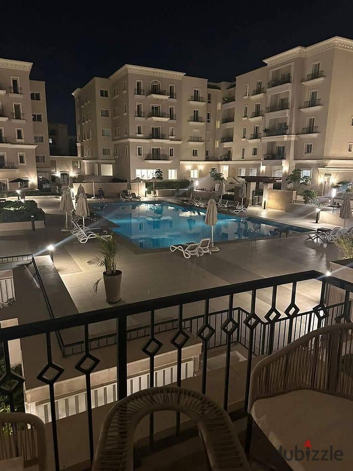 شقة ريسيل متشطبة بالكامل بفيو مفتوح برايم لوكيشن في كمبوند ميفيدا إعمار بالتجمع الخامس علي شارع التسعين الجنوبي وبالقرب من الجامعة الامريكية 0