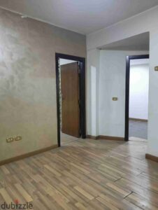 7,000 ج.م شقه تصلح مقر اداري او عيادة طبية بموقع مميز باللبيني هرم الرئيسي