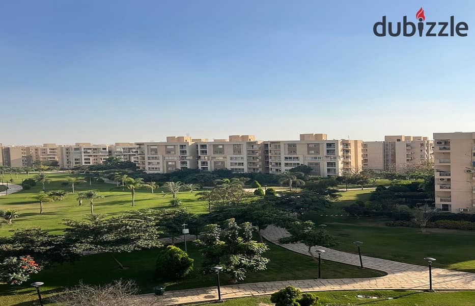 شقة للبيع بافضل مراحل مدينتي  بمنطقة B11 مساحه 200م تشطيب خاص فيو وايد جاردن دور خامس بموقع اكثر من رائع 0