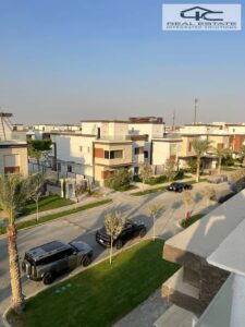 24,000,000 ج.م فيلا تاون هاوس 246م 4 غر ف استلام فوري تشطيب الترا سوبر لوكس برايم لوكيشن في ازار 1 في التجمع الخامس القاهرة الجديدة Azzar 1