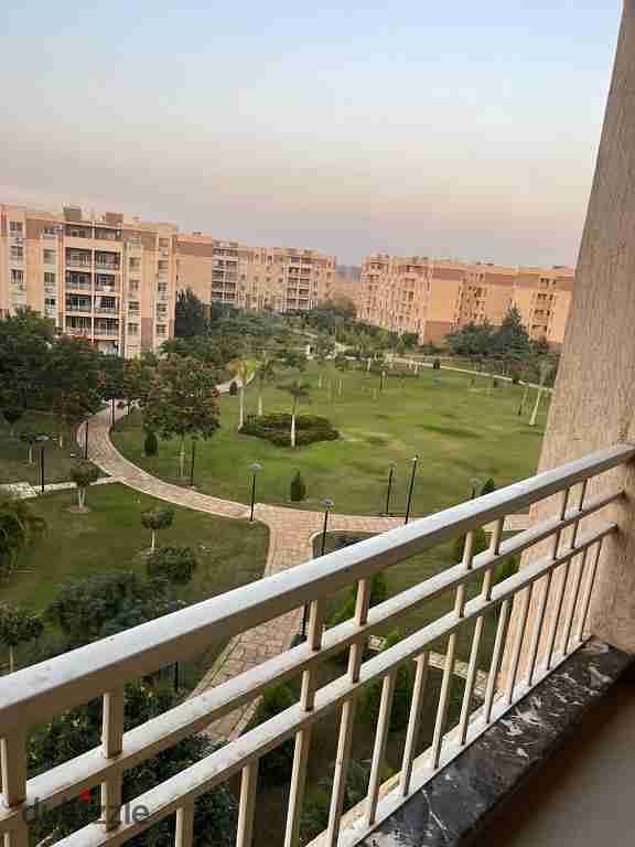 شقه 96م بيع مدينتي B7  فيو وايد جاردن بجوار جميع الخدمات   موقع وفيو مميز جدا بحري تشطيب خاص سوبر لوكس 0