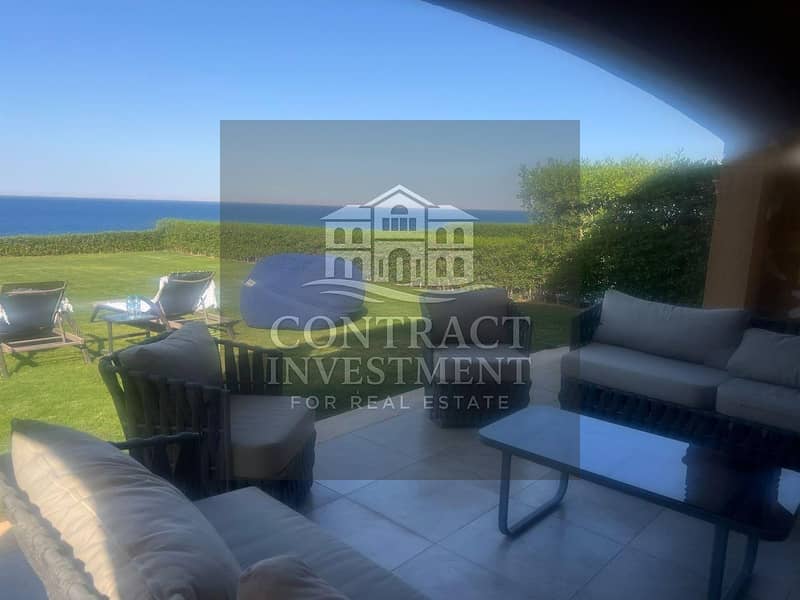 فيلا مستقله صف اول على البحر مفروشة والتكيفات تشطيبات فاخرة - تلال السخنه بجوار لافيستا 6 طريق الزعفرانة 0