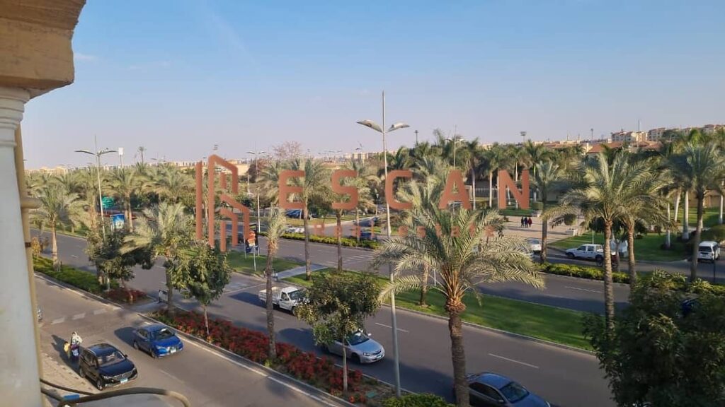 شقة مفروشة للايجار فى مدينتى B1 موقع مميز بالقرب من الخدمات وسيط من المالك مباشرة 0