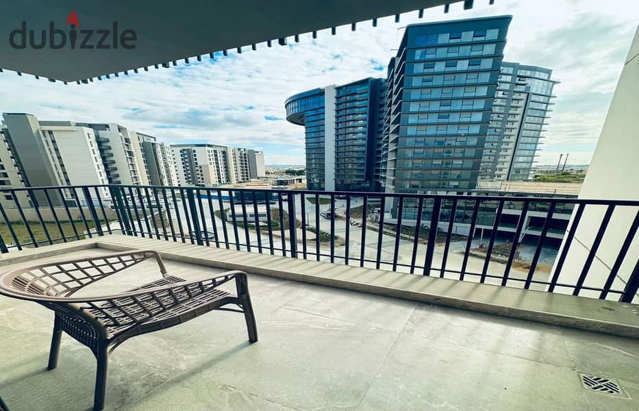 شقة متشطبة بالتكيفات استلام فوري فى ابراج زد اورا في قلب الشيخ زايد بالقرب من بيفرلي هيلز 0